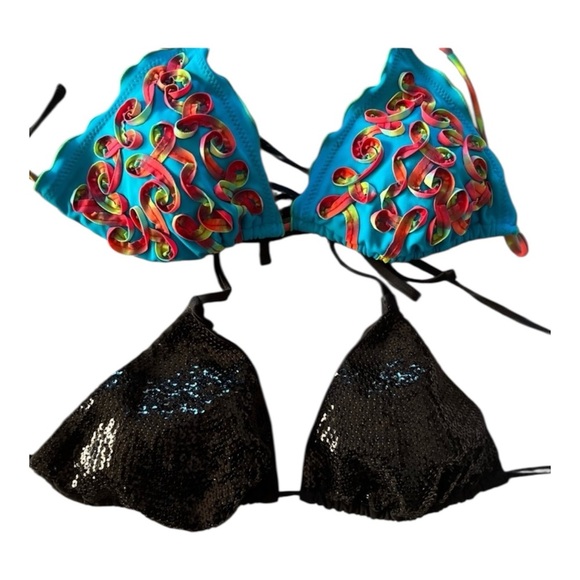 🖤🖤LIKE NEW 2 BIKINI TOPS SZ L🖤🖤 - Picture 1 of 6